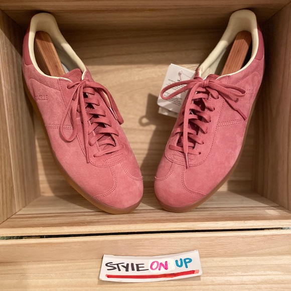 gazelle trace maroon